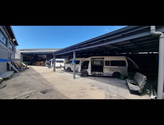 450M² WAREHOUSE TO LET IN ROSSBURGH